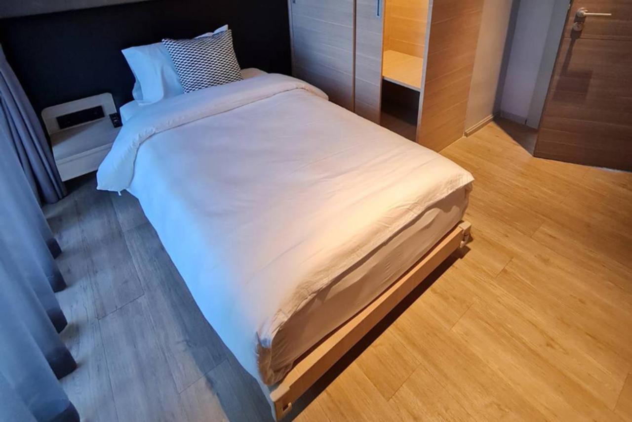 Voque Hotel & Serviced Residence Sukhumvit 51 Bangkok Ngoại thất bức ảnh
